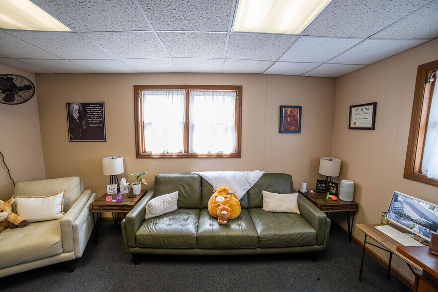 More Photos Of 811 Monroe St, Stroudsburg Office Residential For Lease