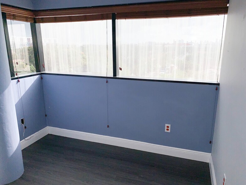 More Photos Of 351 NW Le Jeune Rd, Miami Medical For Lease