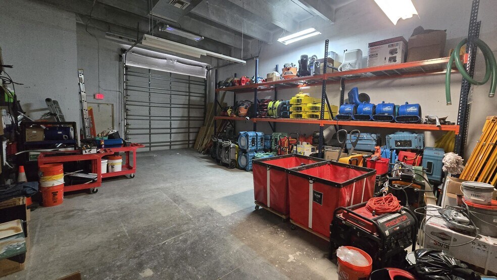 More Photos Of 10002-10192 NW 50th St, Sunrise Light Distribution For Lease