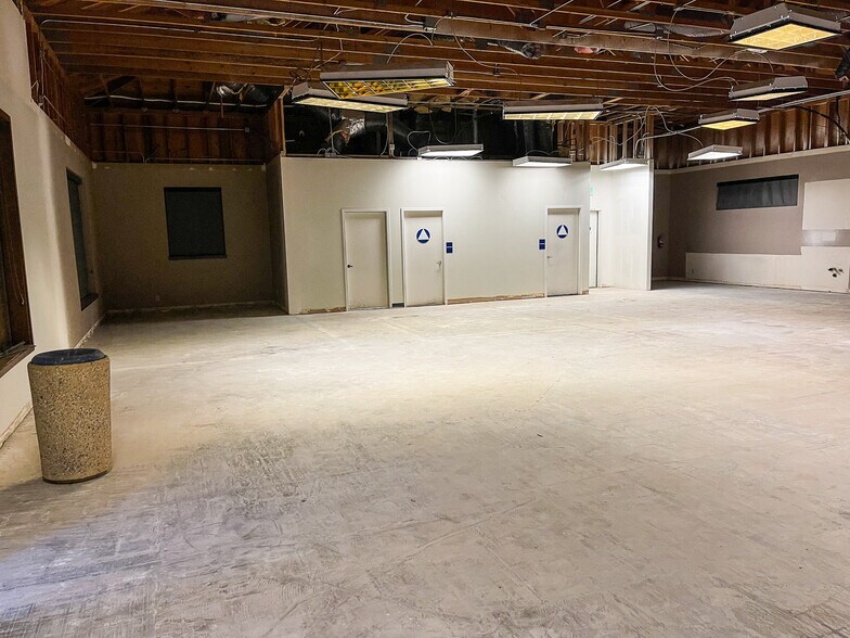 More Photos Of 998 Tharp Rd, Yuba City Bank For Lease
