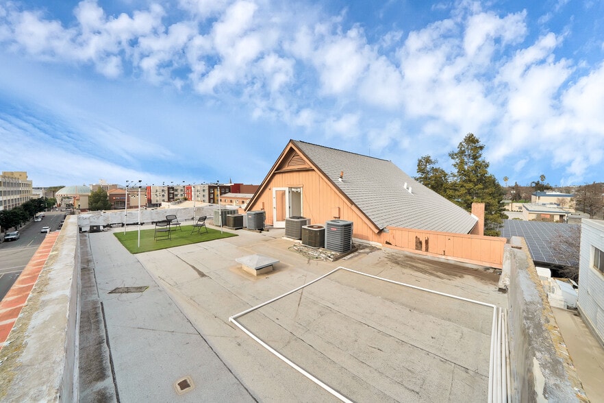 More Photos Of 333 E Channel St, Stockton Loft Creative Space For Sale