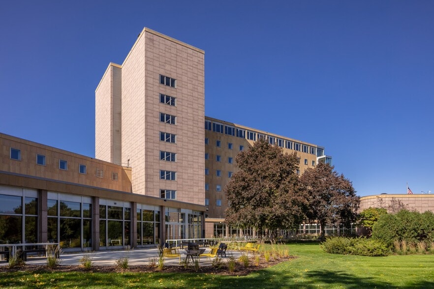 More Photos Of 3701 Wayzata Blvd, Minneapolis Office For Lease