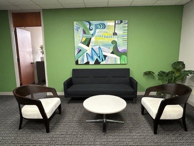 More Photos Of 300 Olive St, Texarkana Office For Lease