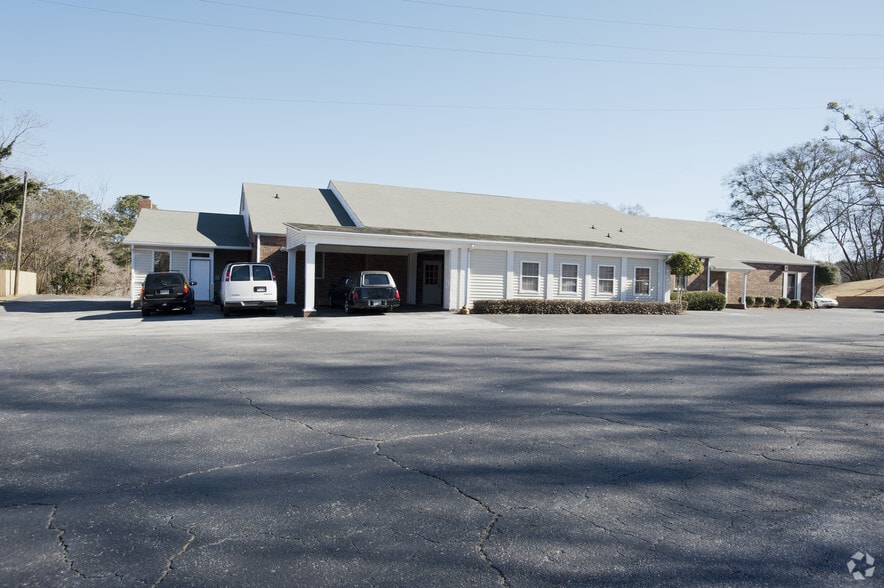 More Photos Of 123 Watson Dr, Dallas Funeral Home For Sale