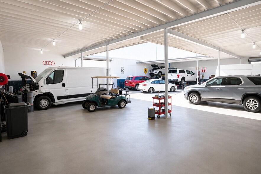 More Photos Of 1025 E 45th St, Hialeah Auto Salvage Facility For Sale