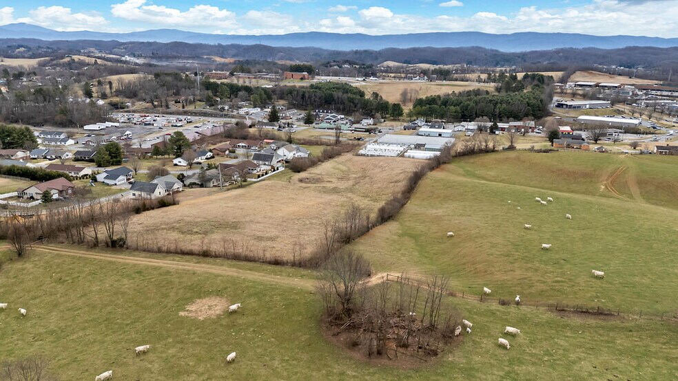 More Photos Of 973 W Main St, Abingdon Specialty For Sale