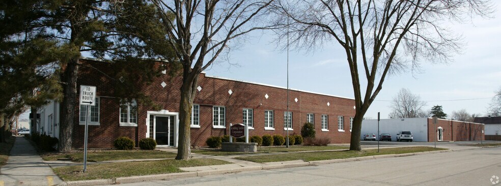 Primary Photo Of 1500-1520 W Rogers Ave, Appleton Flex For Lease