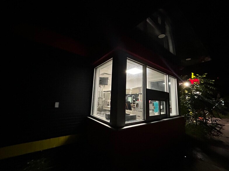 More Photos Of 327 Atherley Rd, Orillia Fast Food For Sale
