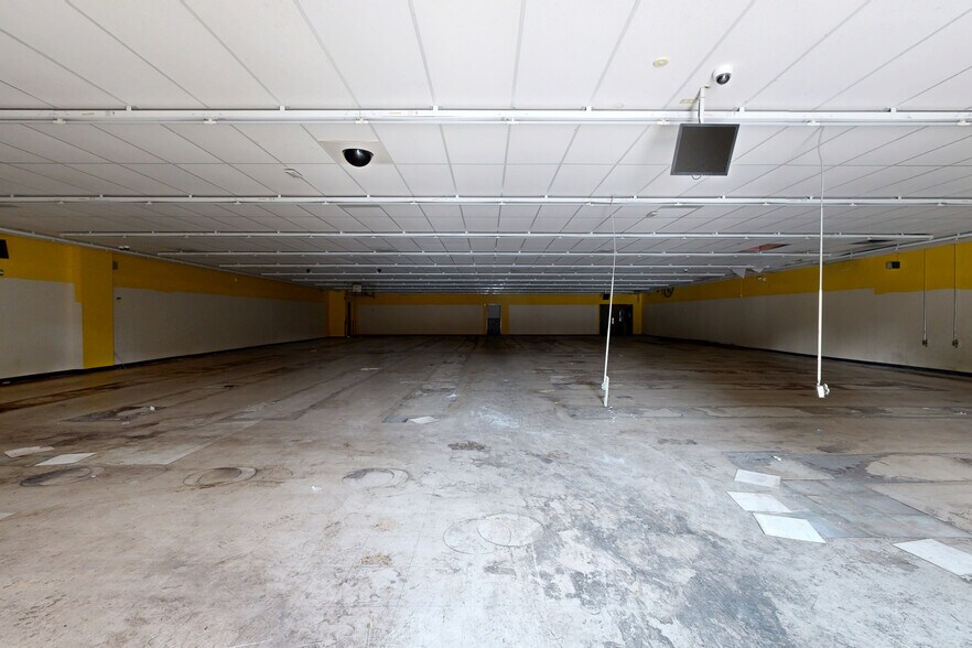 More Photos Of 1245 Spruce St, Pueblo Storefront For Sale