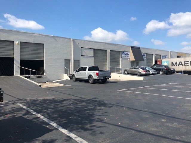 More Photos Of 5501-5595 NW 72nd Ave, Miami Warehouse For Lease