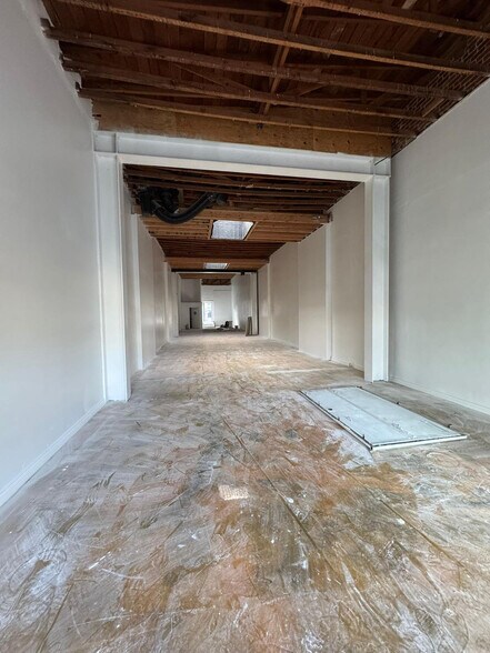 More Photos Of 337-339 W 6th St, San Pedro Storefront For Sale