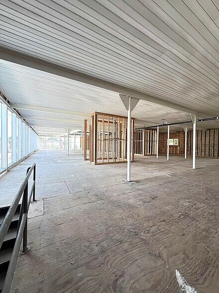 More Photos Of 115 E Main St, Smithtown Storefront For Lease