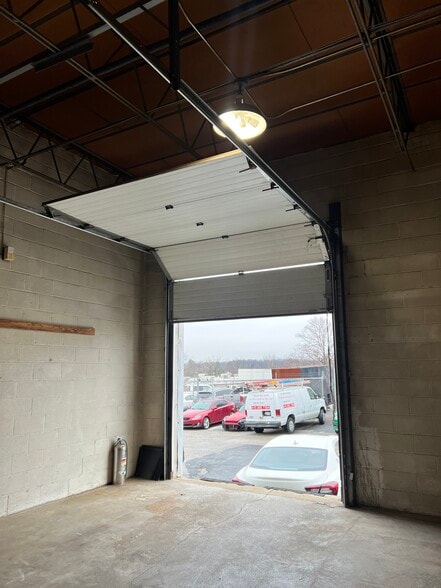 More Photos Of 6427 Baltimore National Pike, Baltimore Unknown For Lease