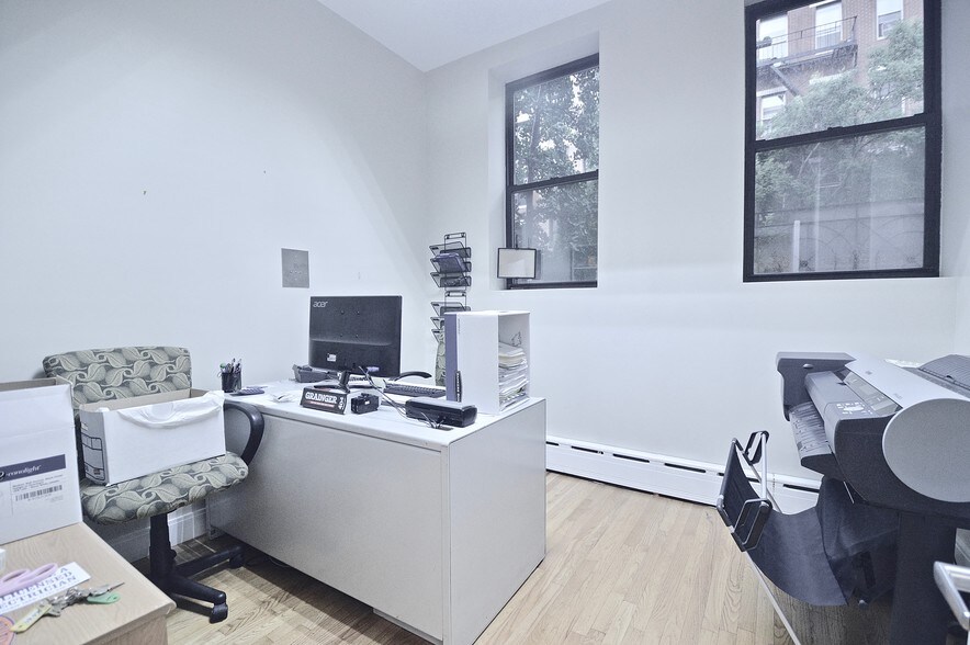More Photos Of 410-412 W 48th St, New York Apartments For Lease