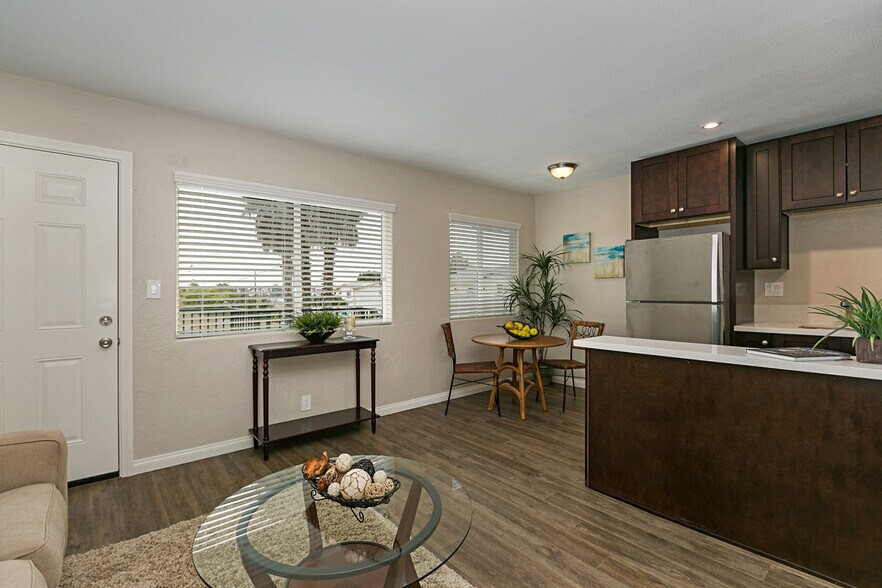 More Photos Of 1415 Marquette St, Oceanside Apartments For Sale