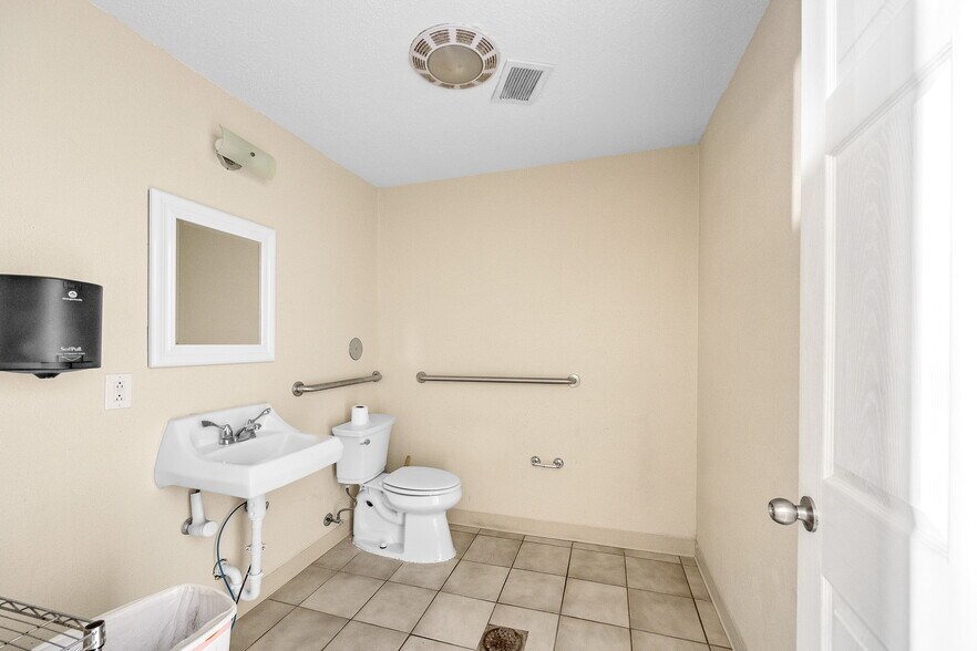 More Photos Of 8600 Daniel Dunkin Commercial Blvd, Pevely General Retail For Sale