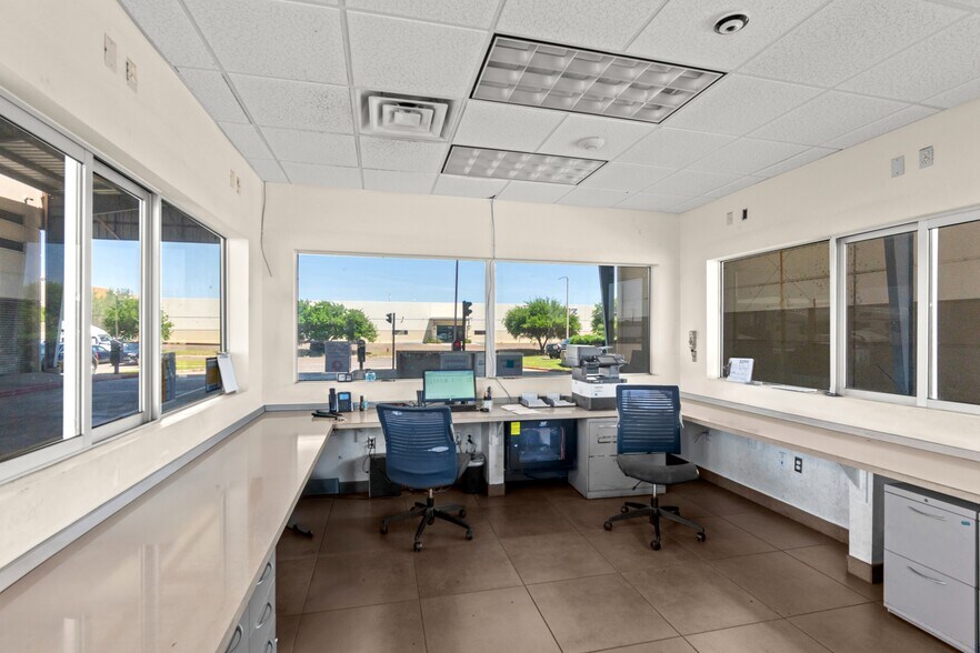 More Photos Of 12125 Jef dr, Laredo Industrial For Lease