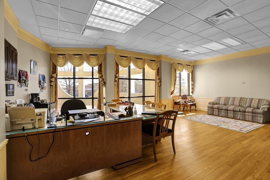 More Photos Of 7375 Adrianne Pl, Bartlett Light Distribution For Sale