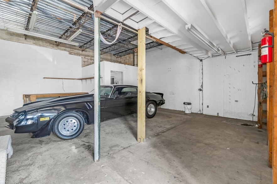 More Photos Of 201-215 SW 21st St, Fort Lauderdale Warehouse For Sale