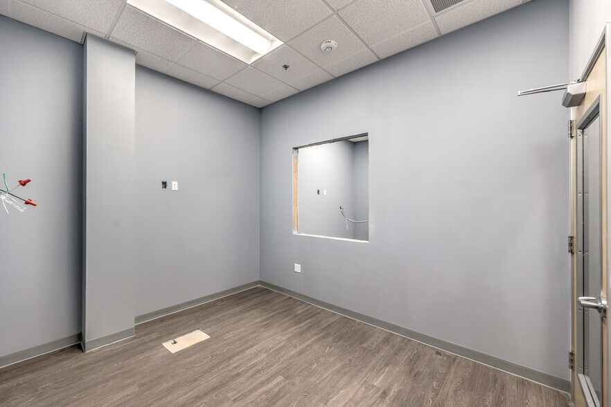 More Photos Of 2943-3073 W Craig Rd, North Las Vegas Unknown For Lease