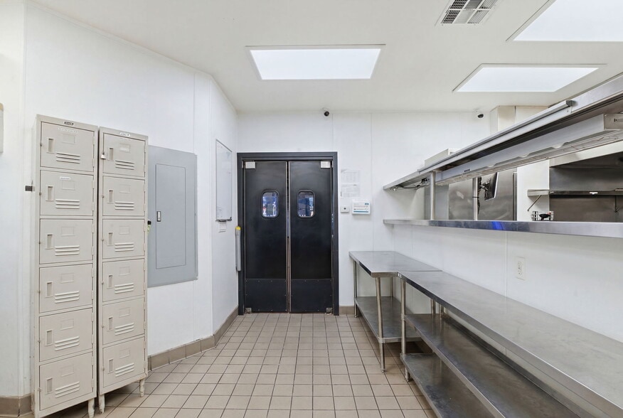 More Photos Of 31502 Riverside Dr, Lake Elsinore Restaurant For Sale