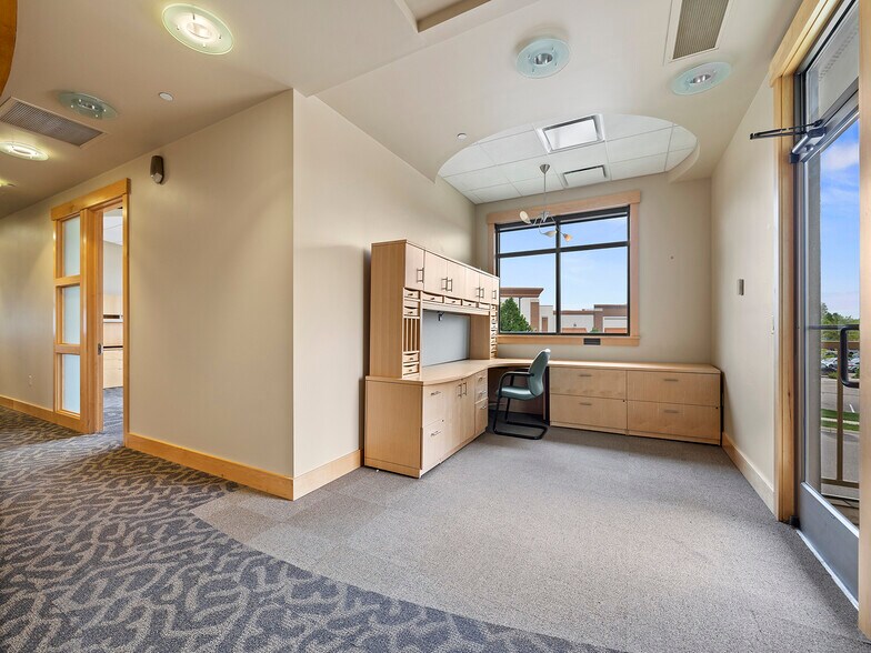 More Photos Of 2120 Milestone Dr, Fort Collins Office For Sale