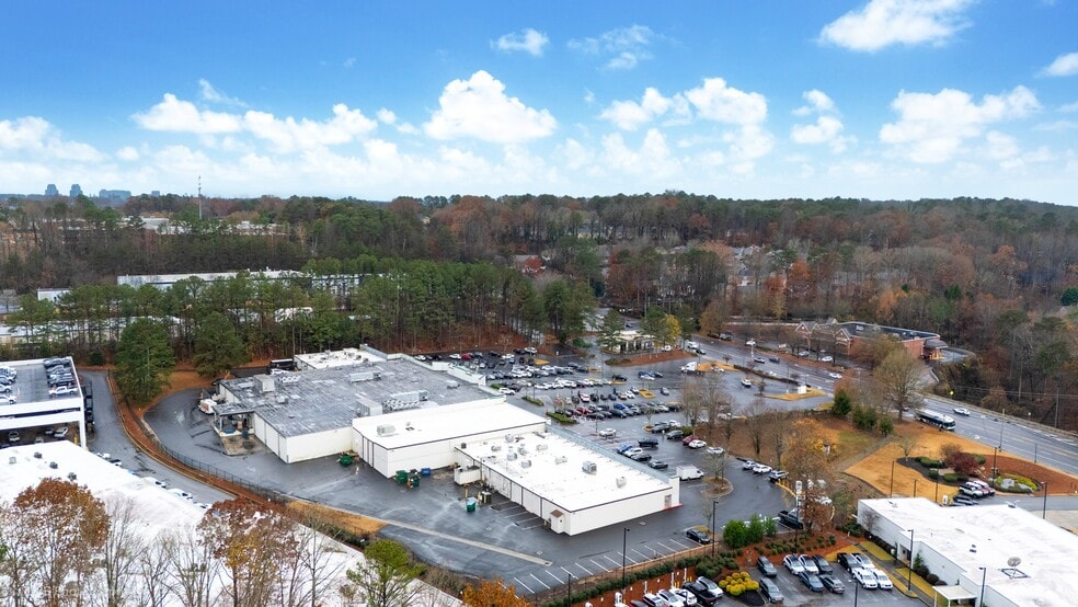 More Photos Of 7507 NE Roswell Rd, Atlanta Unknown For Lease