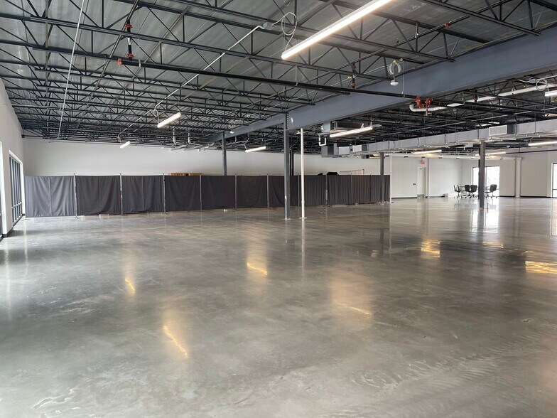 More Photos Of 1808 SW Magazine Rd, Ankeny Office For Lease