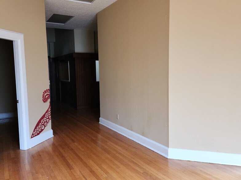 More Photos Of 133 W Main St, Manchester Office For Sale