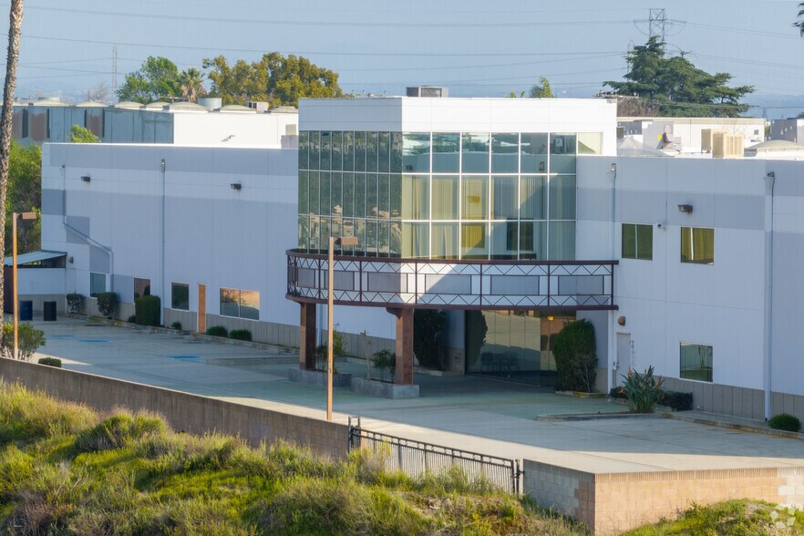 More Photos Of 11911 Clark St, Arcadia Light Manufacturing For Lease