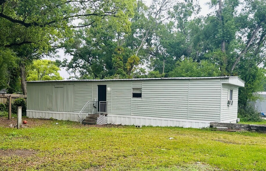 More Photos Of 1025 W Socrum Loop Rd, Lakeland Manufactured Housing Mobile Home Park For Sale