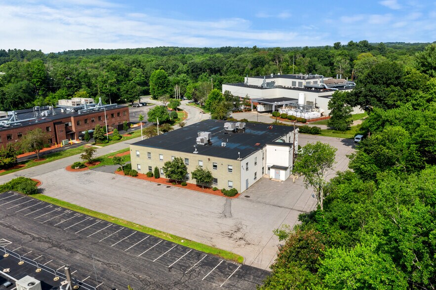 More Photos Of 4 Preston Ct, Bedford Office For Sale