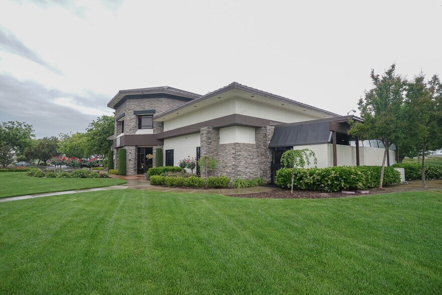 More Photos Of 1225 Canal Blvd, Ripon Restaurant For Sale