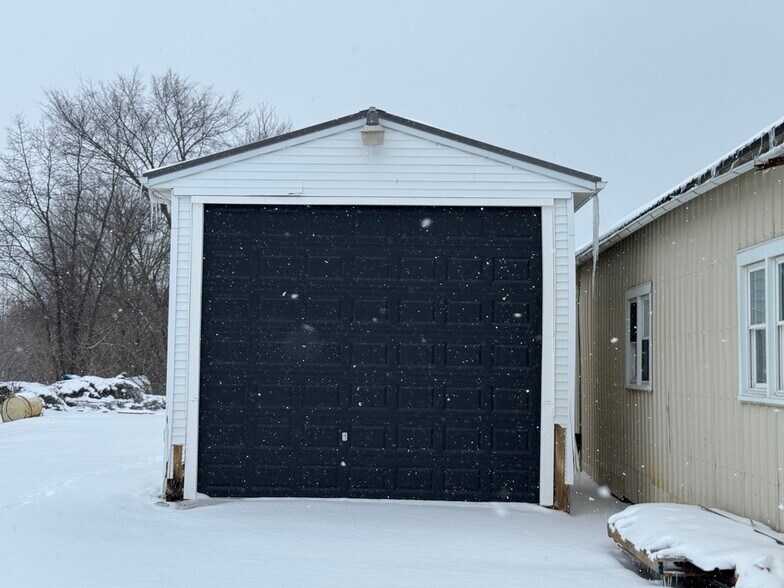 More Photos Of 66 Walnut St, Plymouth Warehouse For Lease