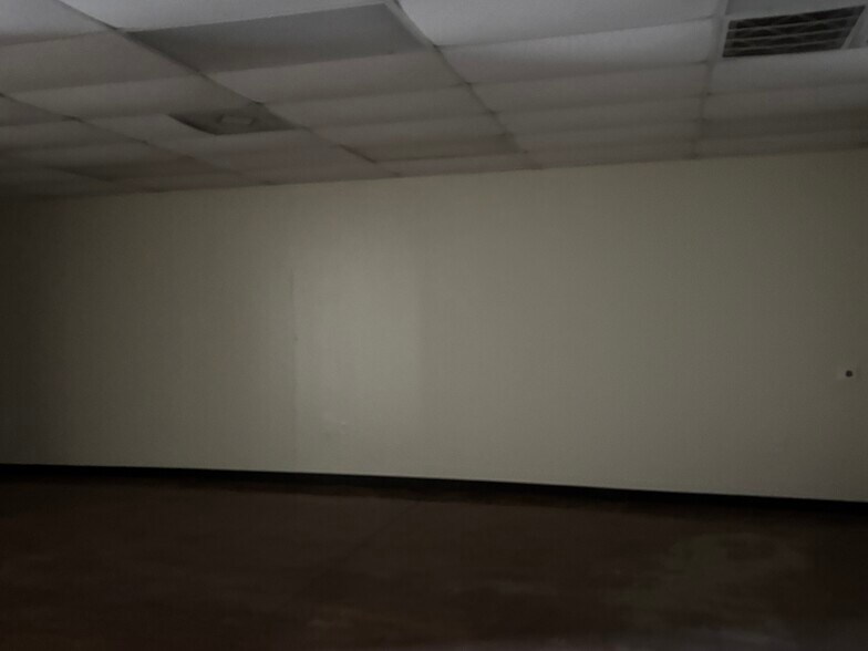 More Photos Of 1610 E Tyler St, Harlingen Unknown For Lease