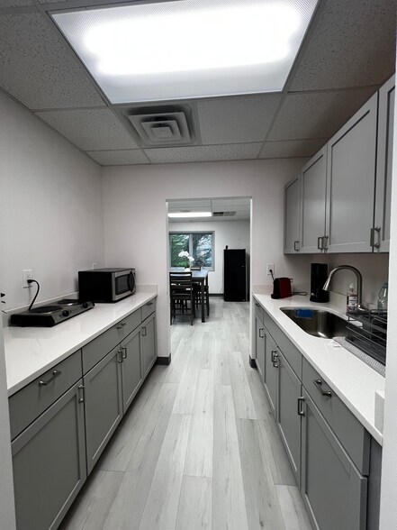 More Photos Of 171 Green Meadows Dr S, Lewis Center Office Residential For Sale