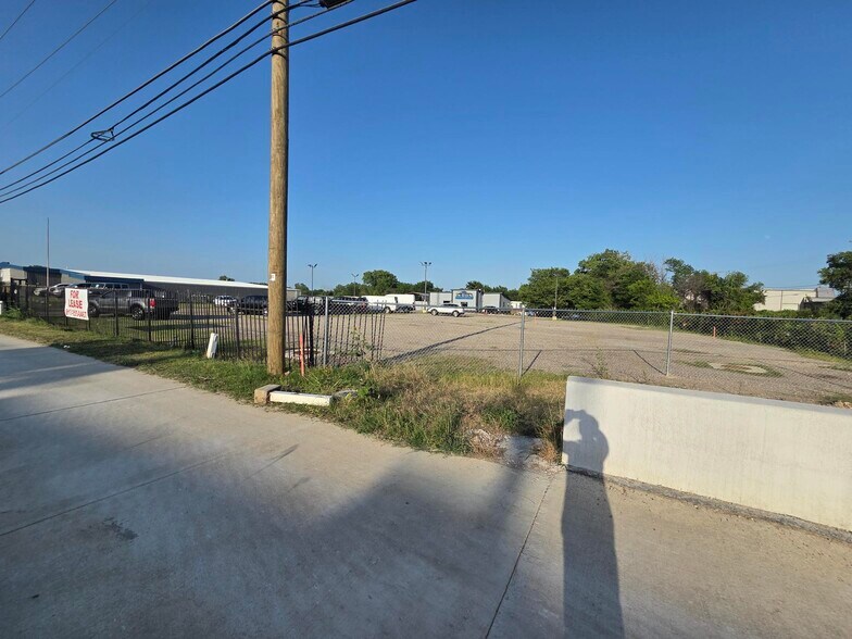 More Photos Of 3705 E Loop 820 S, Fort Worth Land For Lease