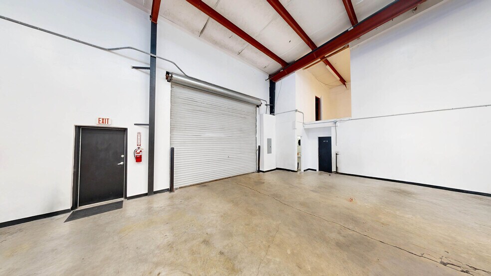 More Photos Of 2182-2188 E Semoran Blvd, Apopka Flex For Lease