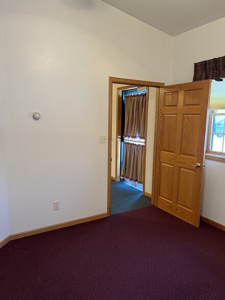 More Photos Of 6260 Hermantown Rd, Duluth Office For Lease