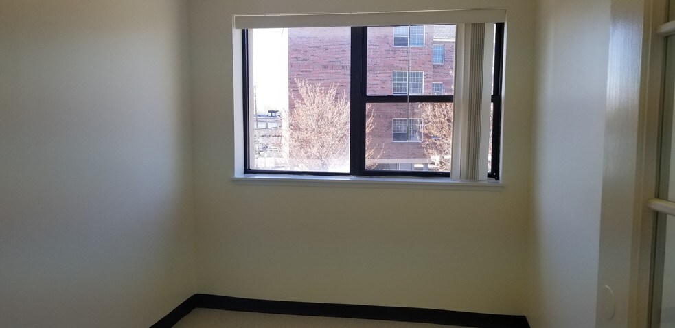 More Photos Of 29 Fairview St, Palisades Park Office For Lease