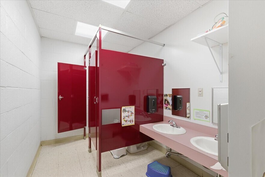 More Photos Of 2330 Mount Hebron Dr, Ellicott City Schools For Lease