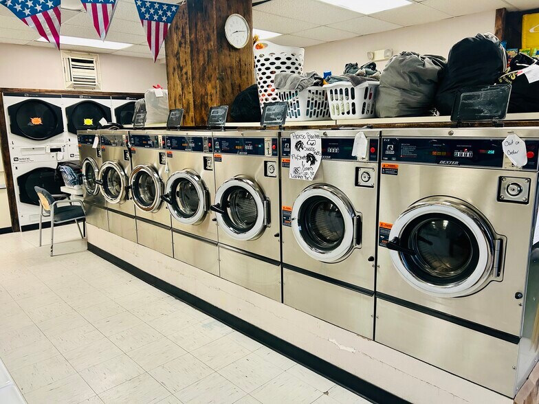 More Photos Of 547 W 4th St, Winnemucca Storefront Retail Residential For Sale