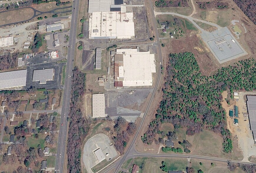 More Photos Of 2300 Old Durham Rd, Roxboro Warehouse For Lease