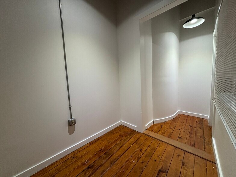 More Photos Of 887 W Marietta St NW, Atlanta Loft Creative Space For Lease