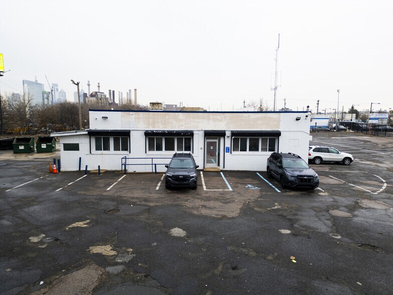 More Photos Of 3111 Grays Ferry Ave, Philadelphia Service For Sale