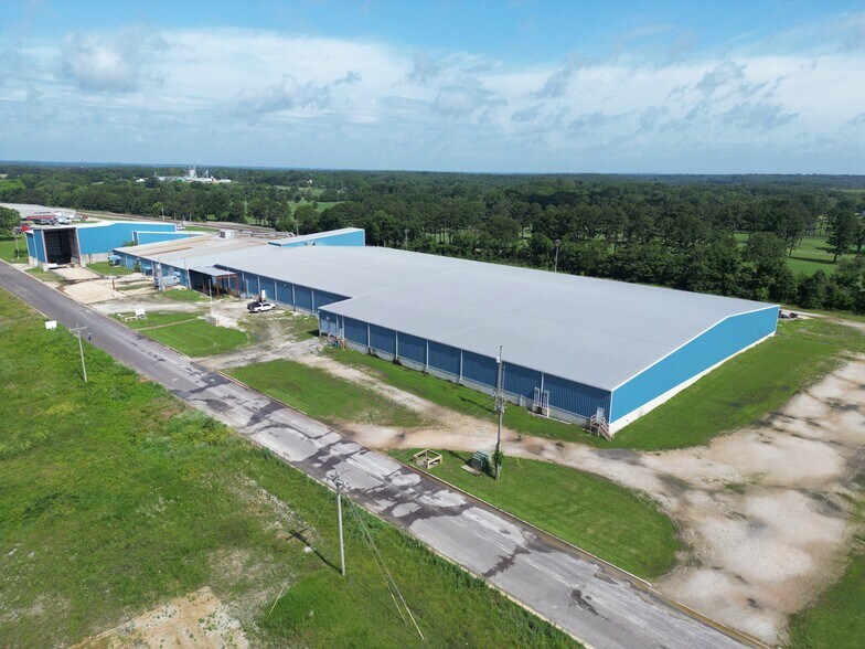 More Photos Of 1301 Industrial Park Rd, Mountain Grove Warehouse For Lease
