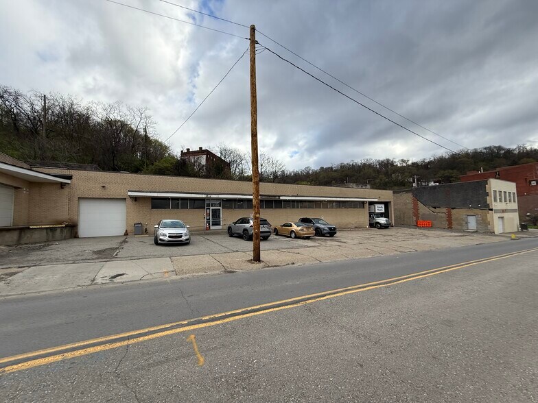 More Photos Of 2122-2139 5th Ave, Pittsburgh Warehouse For Lease