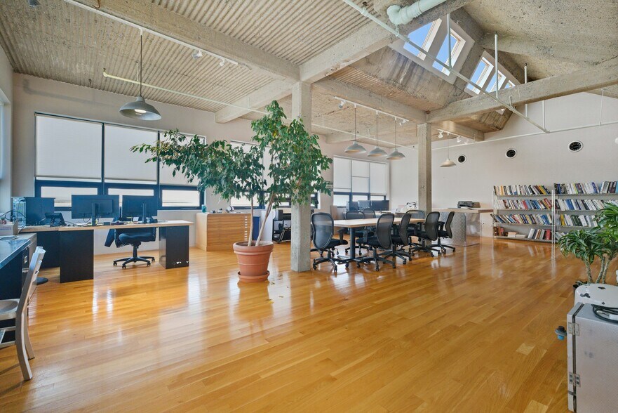 More Photos Of 229 Marginal St, Chelsea Research And Development For Lease