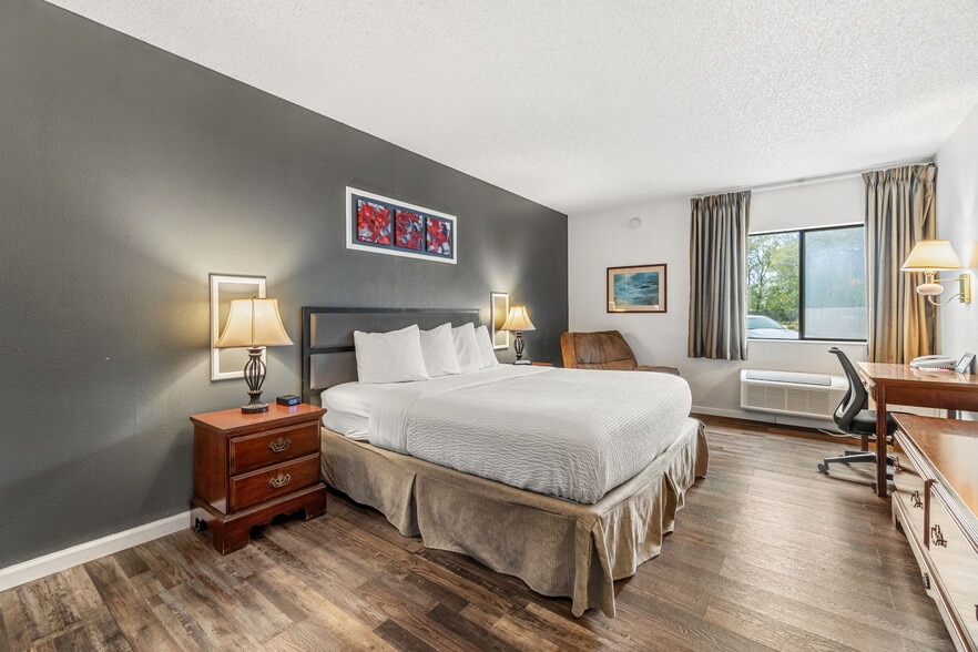 More Photos Of 3535 Janes Rd, Arcata Hotel For Sale