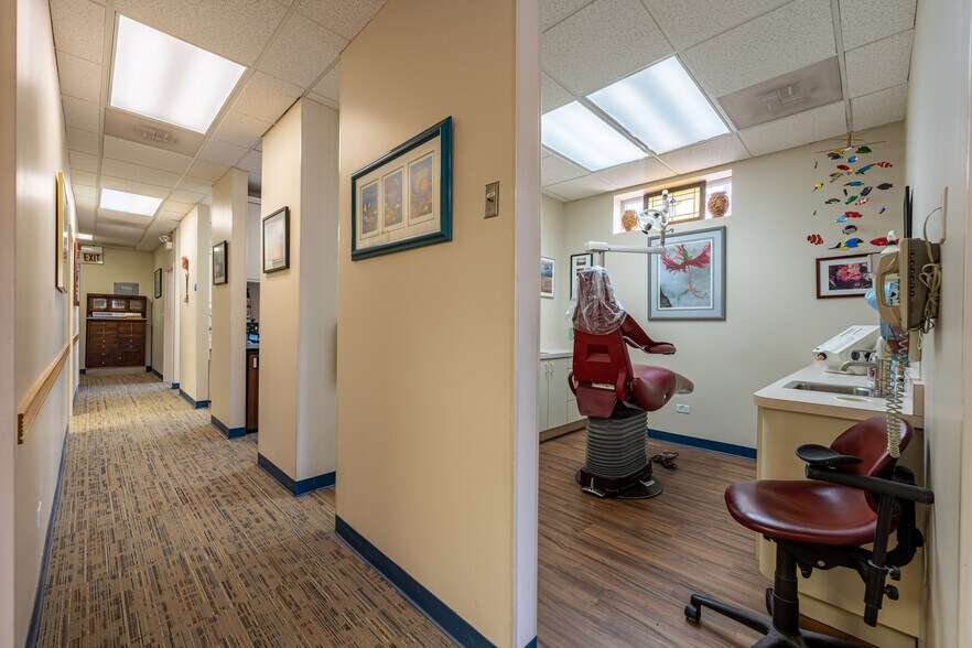 More Photos Of 5521 N Milwaukee Ave, Chicago Medical For Lease